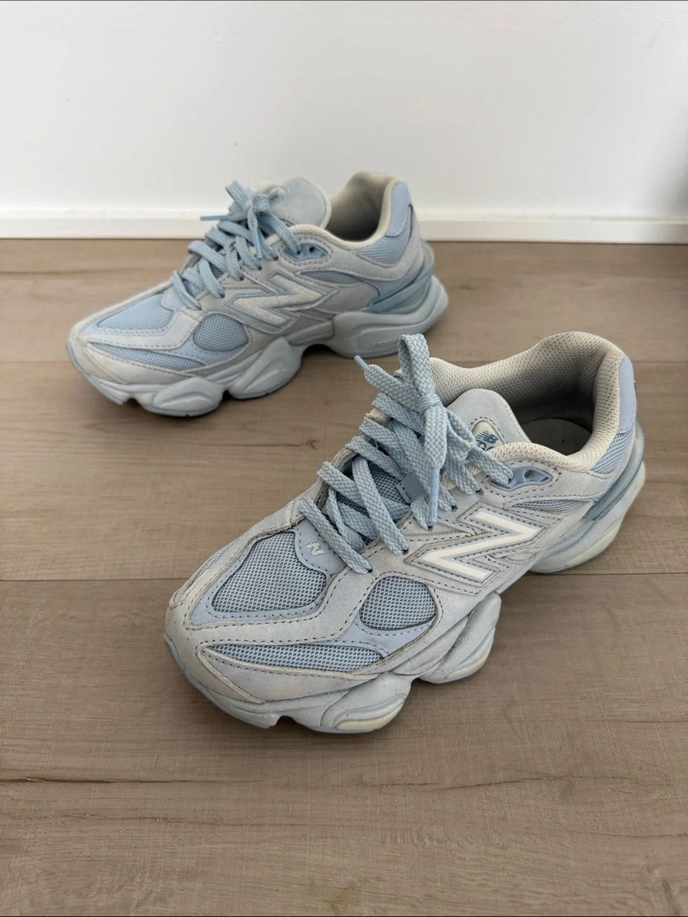 New Balance 9060 - U4.5/W6 - Sea Salt Oxford Blue
